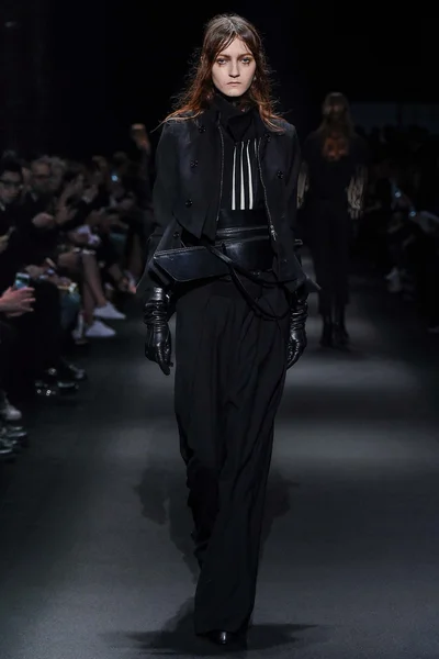 Look 2